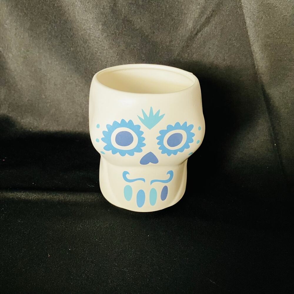 Don Julio Tequila Special Edition Skull Decanter Dia de los Muerto Claudio Limón